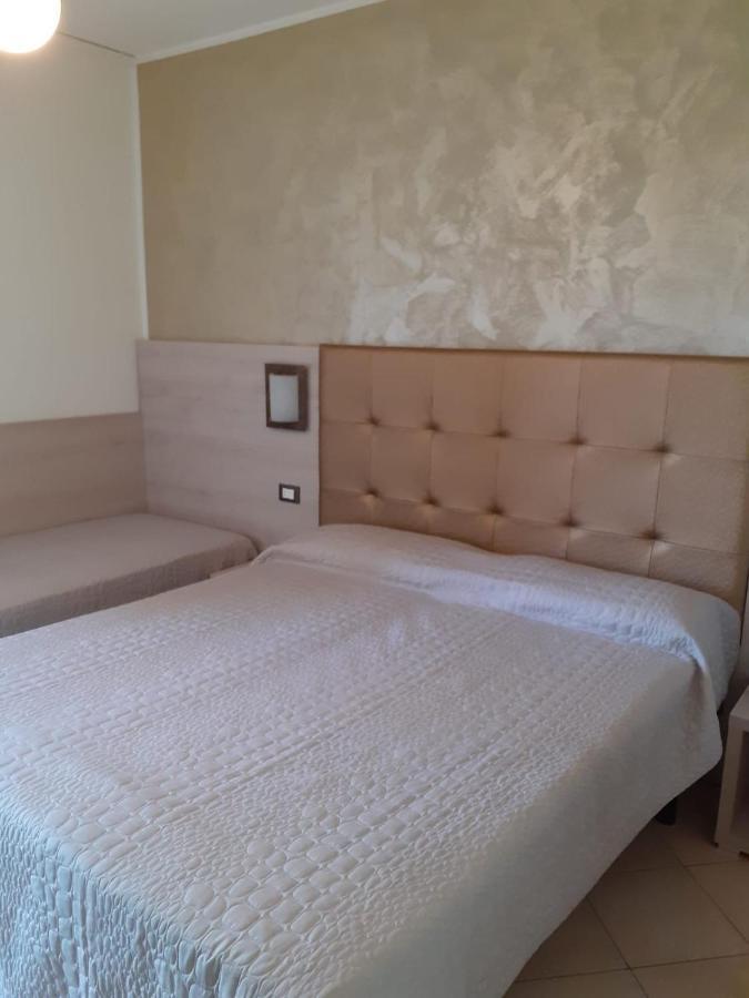 Hotel Ambra 체제나티코 외부 사진