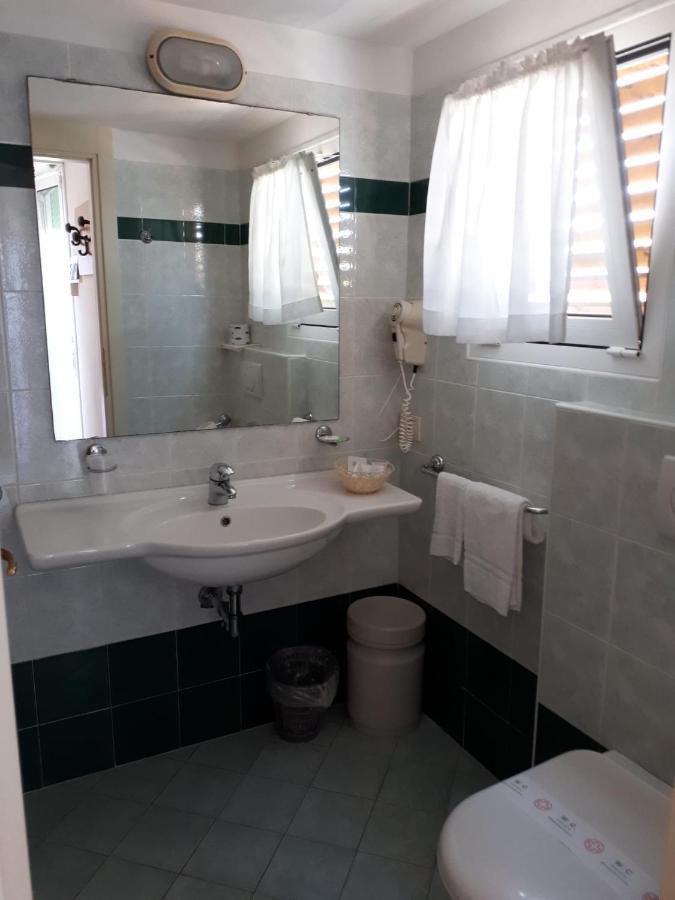 Hotel Ambra 체제나티코 외부 사진