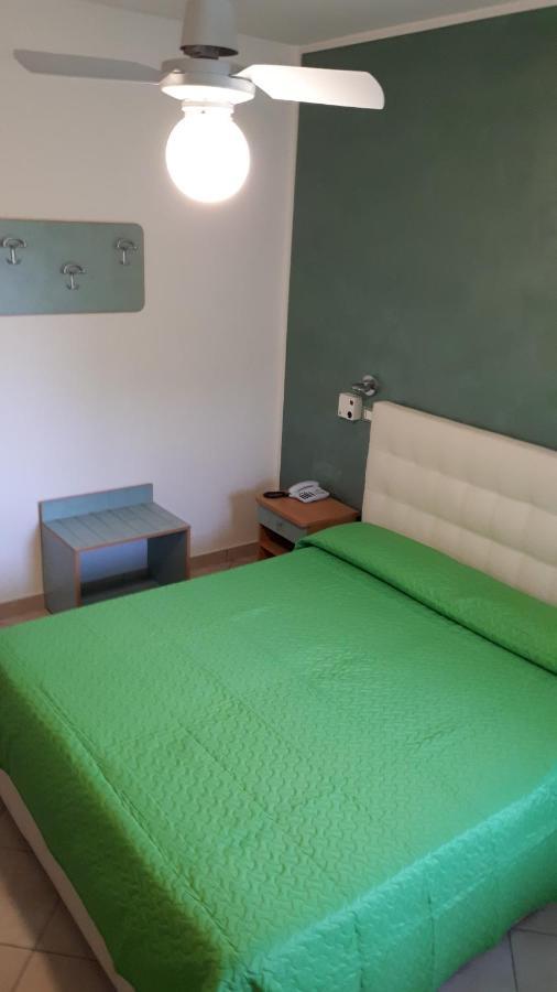 Hotel Ambra 체제나티코 외부 사진
