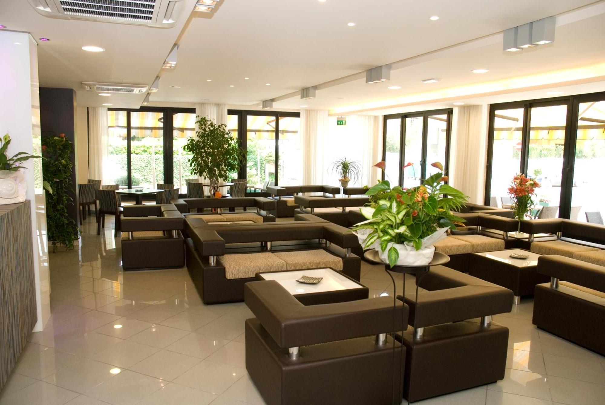 Hotel Ambra 체제나티코 외부 사진