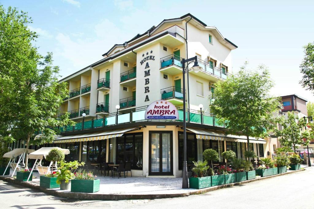 Hotel Ambra 체제나티코 외부 사진