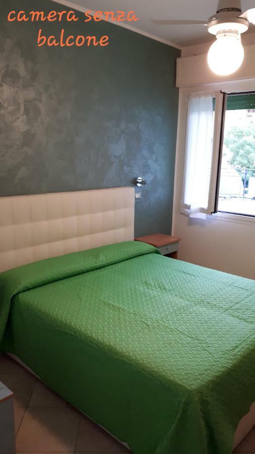 Hotel Ambra 체제나티코 외부 사진
